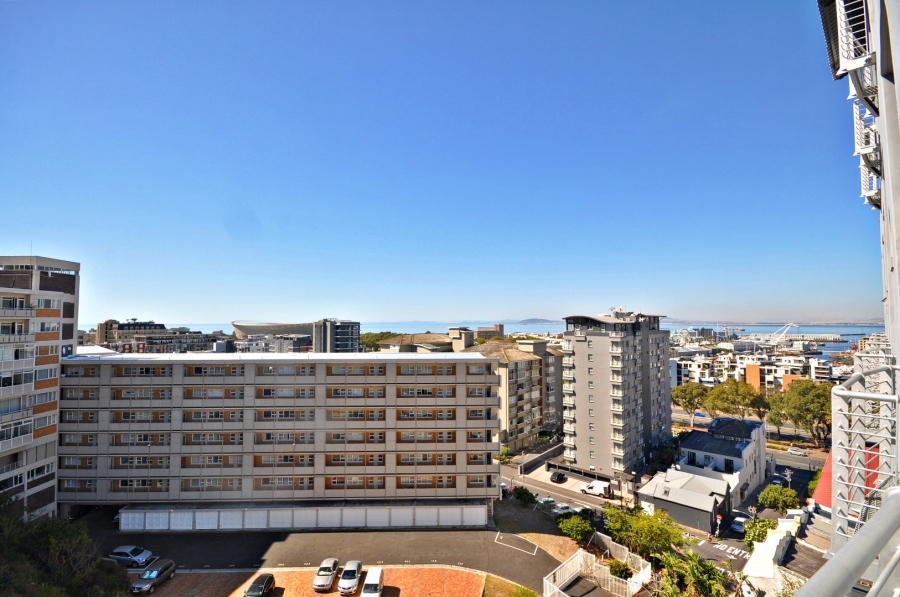 To Let 1 Bedroom Property for Rent in Green Point Western Cape